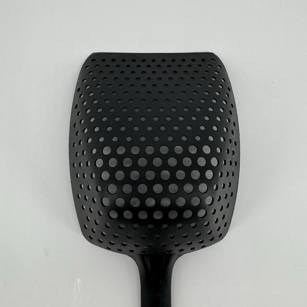 Pampered Chef Large Scoop Veggie Colander Strainer Black Kitchen Pasta Drainer